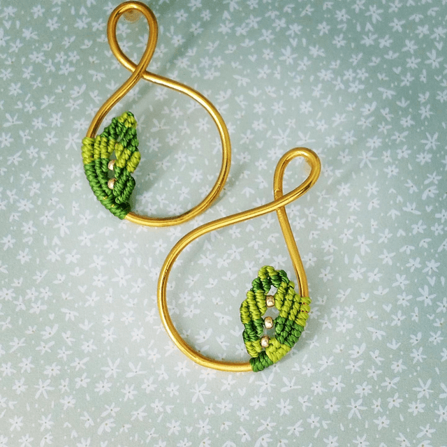 Boucles d'oreilles l'infini à la feuille 