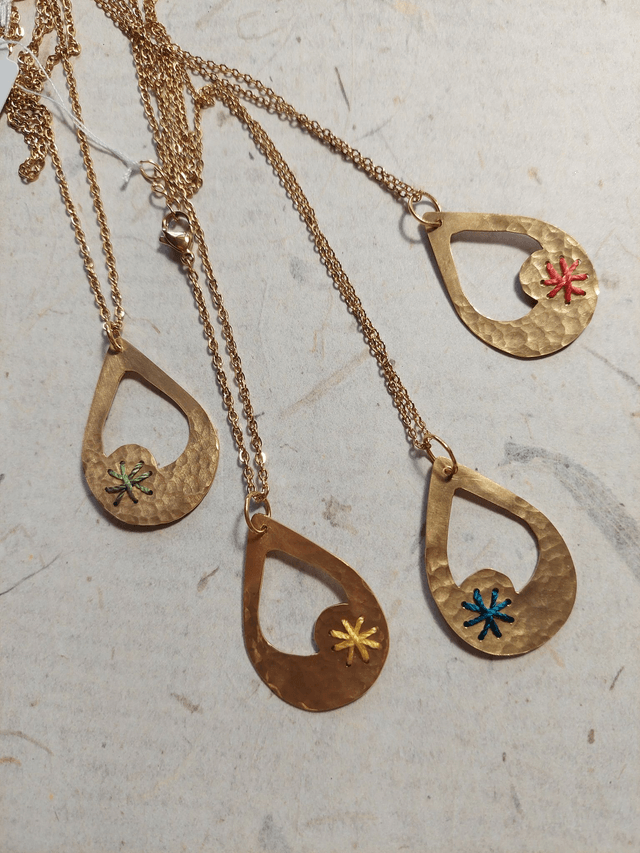 Collier Goutte à l'étoile doré