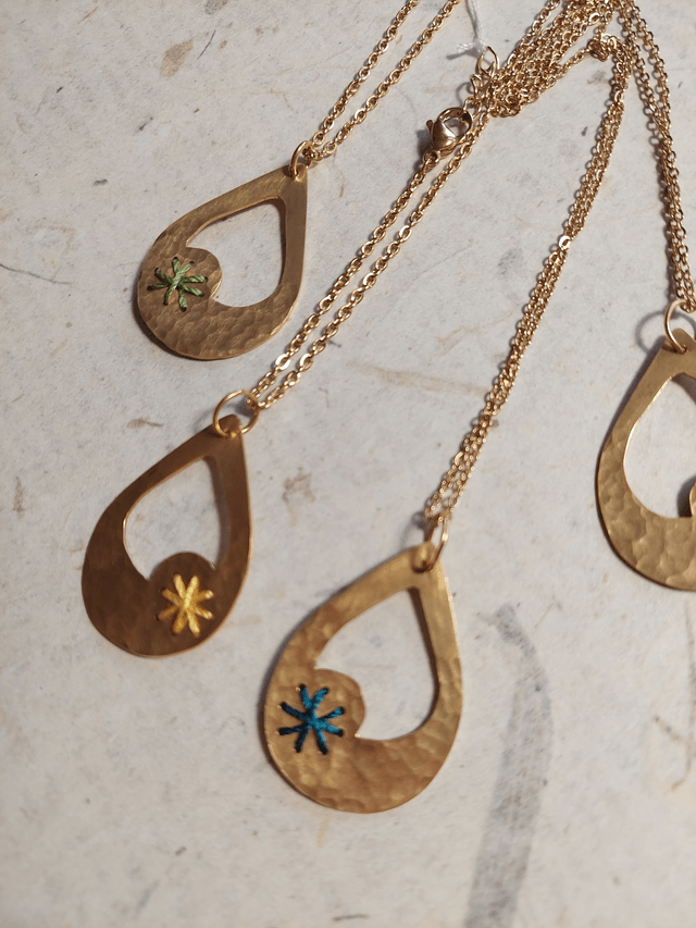 Collier Goutte à l'étoile doré